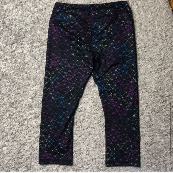 Reebok black and multicolor printed crop leggings - Picture 5 of 5